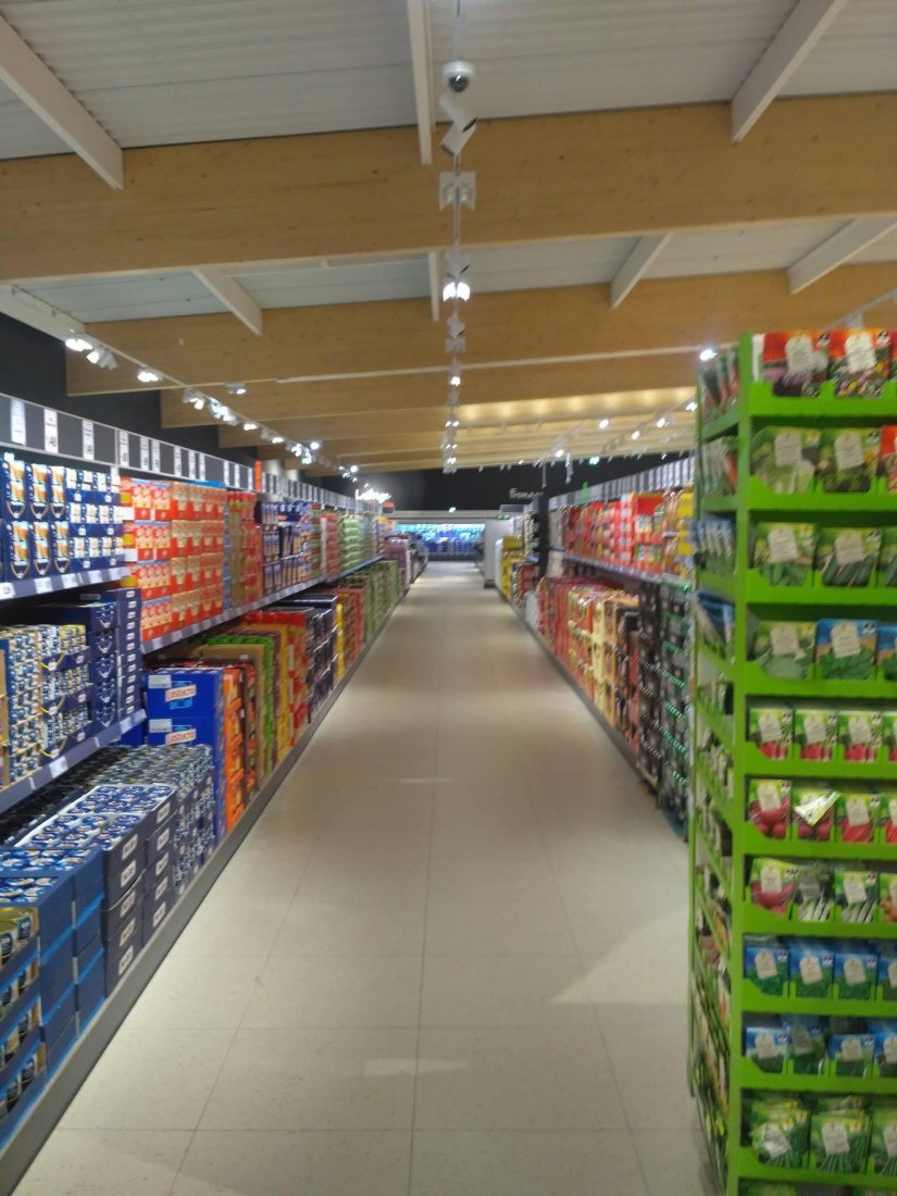 Installation électrique pour enseigne de distribution — réalisation HE2M à Libourne