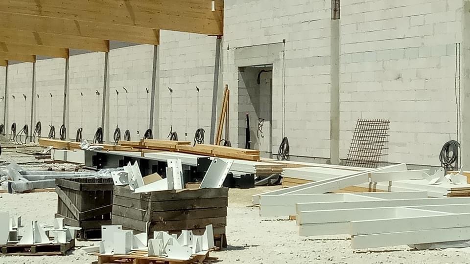 Installation électrique pour enseigne de distribution — réalisation HE2M à Libourne