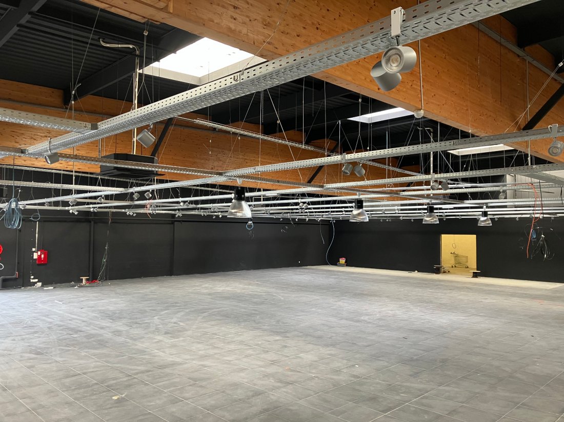 Installation électrique pour enseigne de distribution — réalisation HE2M à Libourne